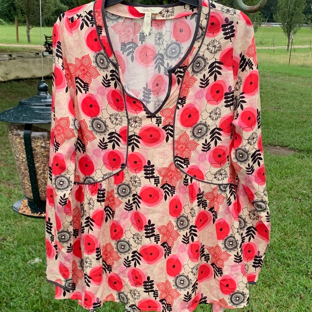 Beautiful Matilda Jane high low top sz large